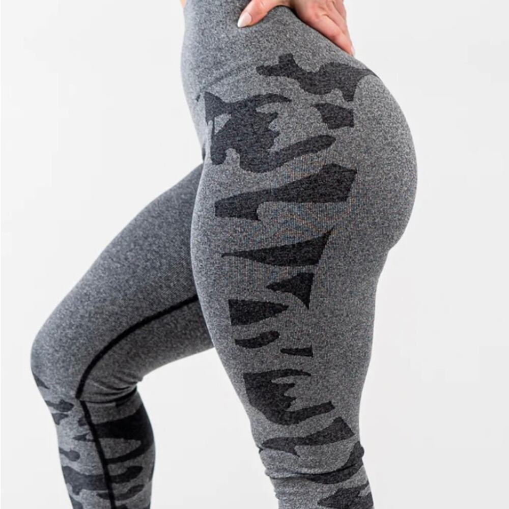 CURVES N COMBATBOOTS Grey Camo Camouflage Seamless Leggings Booty Scrunch Size L